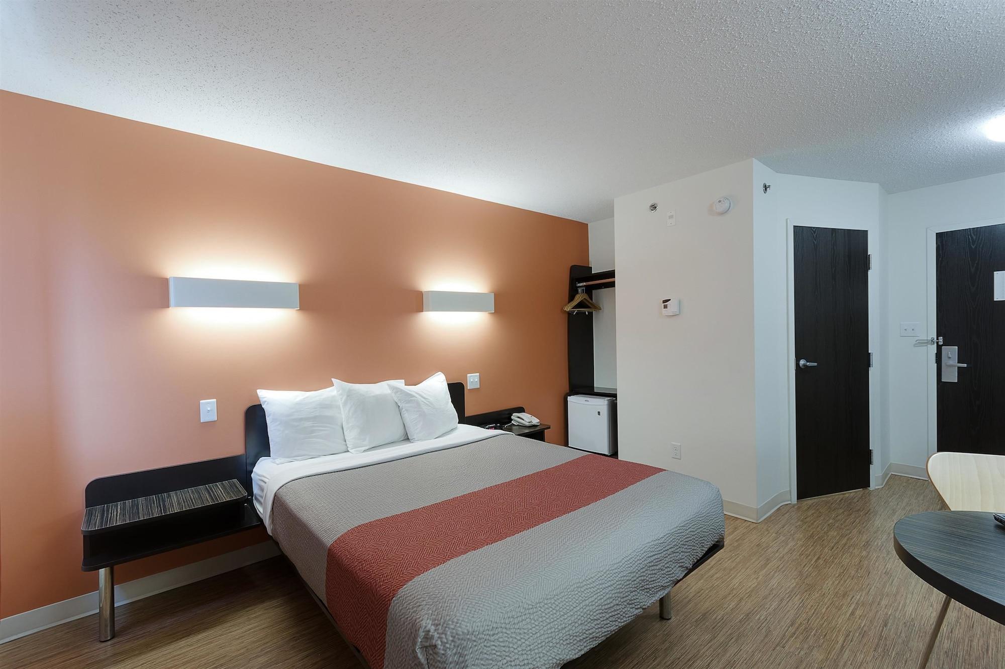 Motel 6-Brandon, Mb Exterior photo