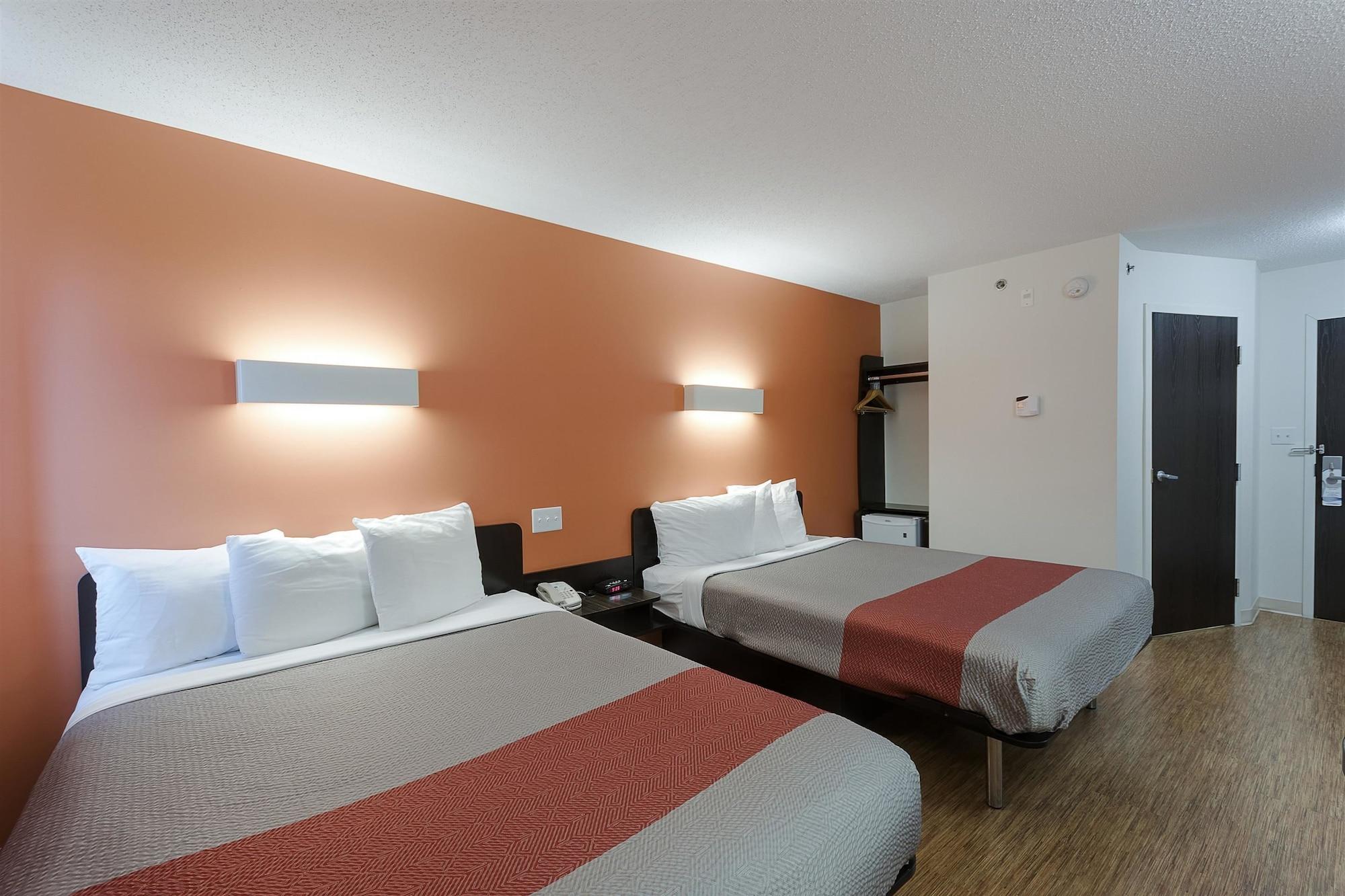 Motel 6-Brandon, Mb Exterior photo