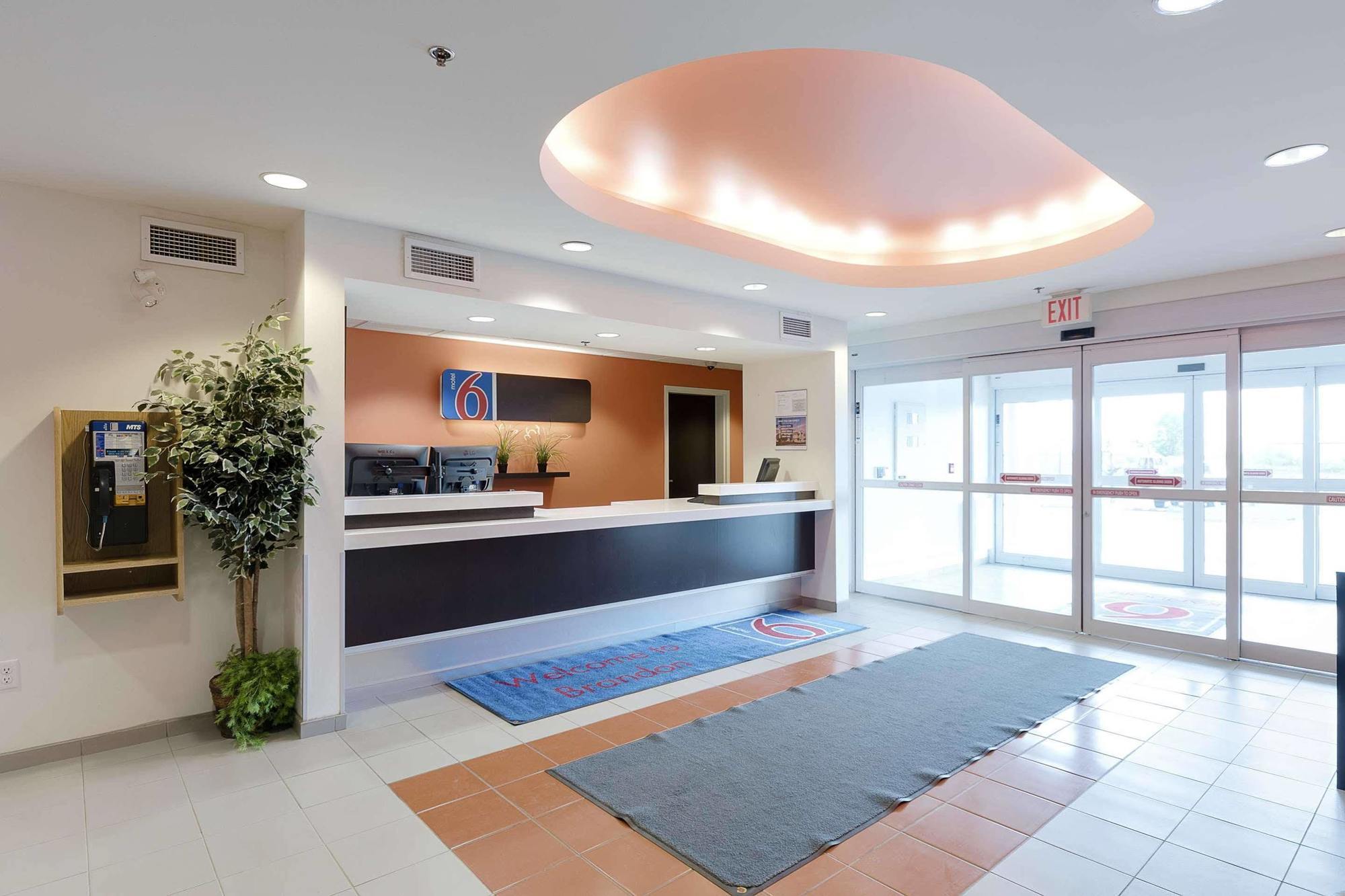 Motel 6-Brandon, Mb Exterior photo